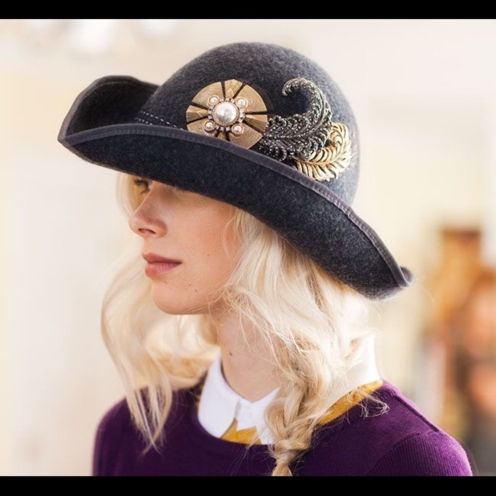 Ways to wear your brooch ❤️